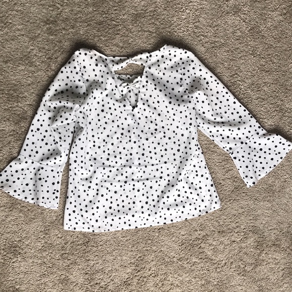 Black and white spotted blouse with bell sleeves - Picture 6 of 6
